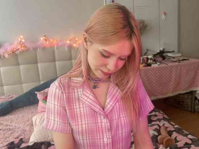 sexycute18 webcam