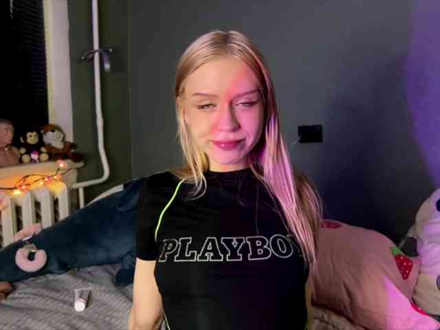 sexycute18 webcam