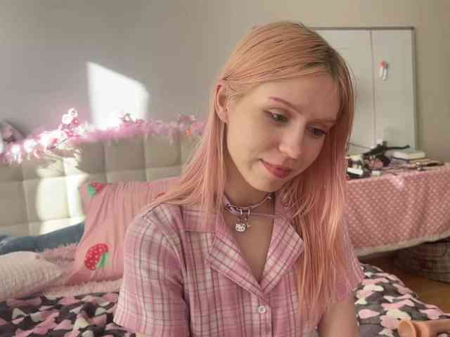 sexycute18 webcam