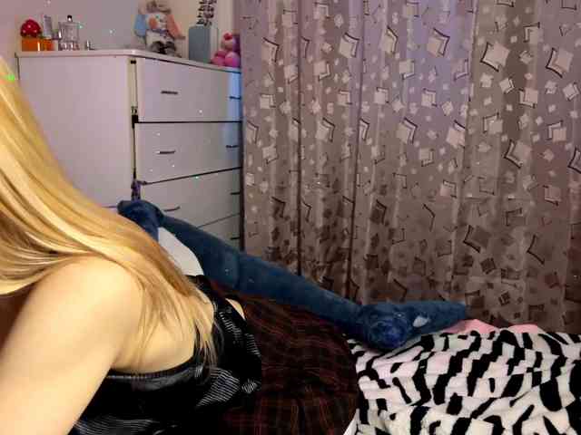 sexycute18 webcam