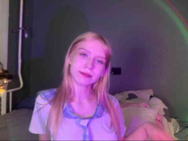 sexycute18 webcam