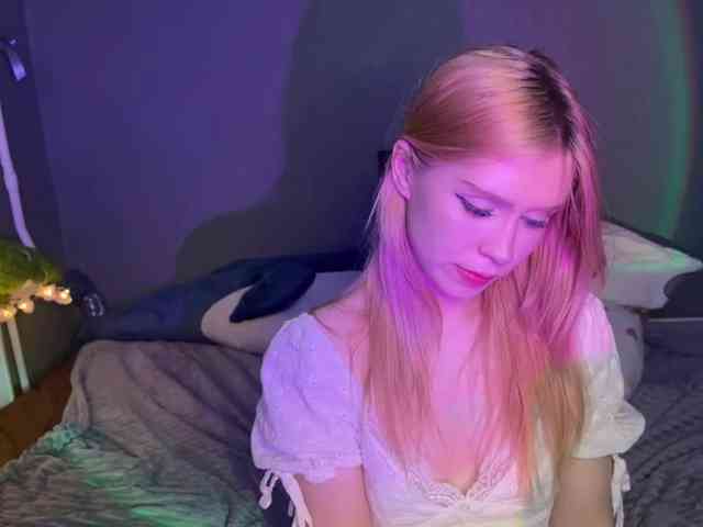 sexycute18 webcam