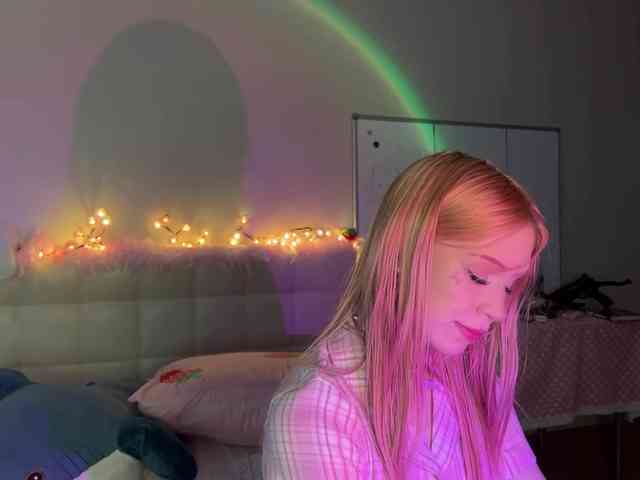 sexycute18 webcam
