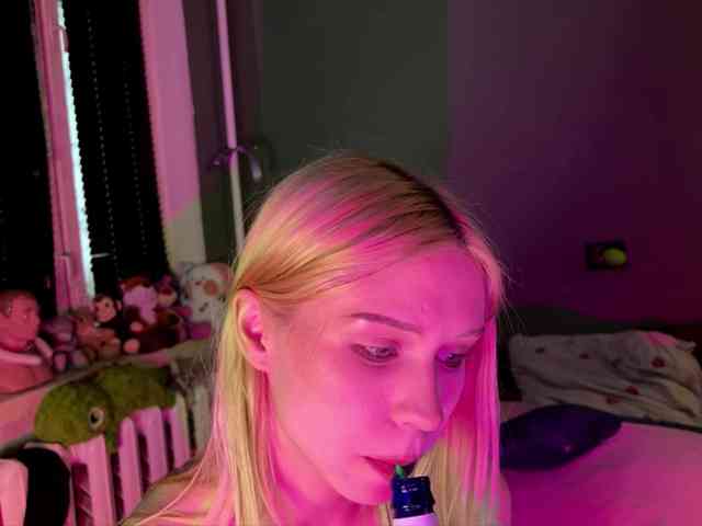 sexycute18 webcam