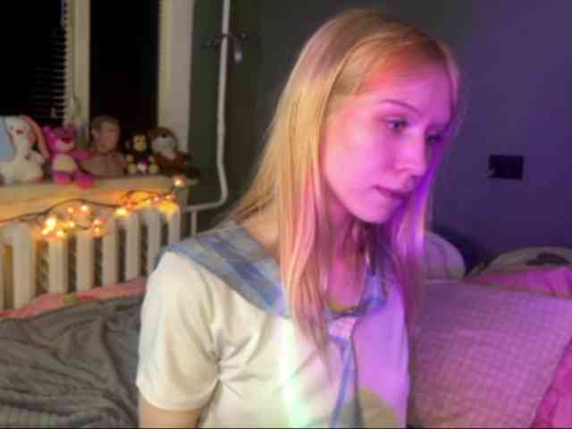 sexycute18 webcam