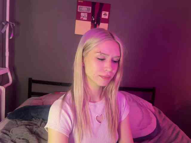 sexycute18 webcam