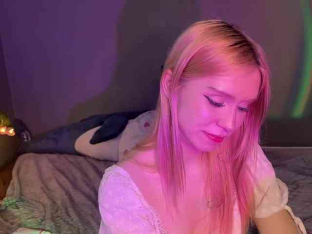 sexycute18 webcam
