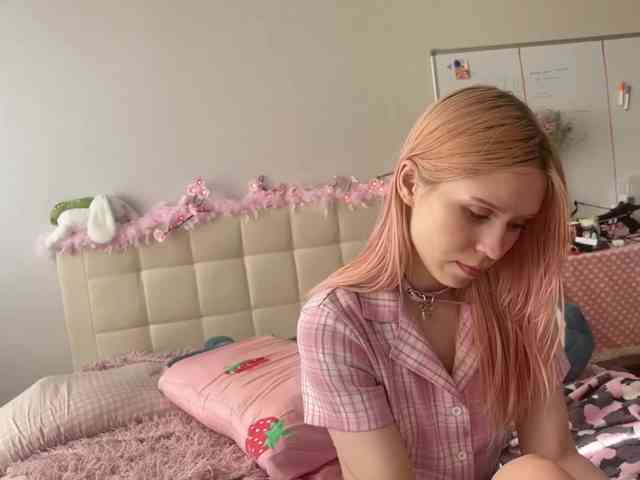 sexycute18 webcam