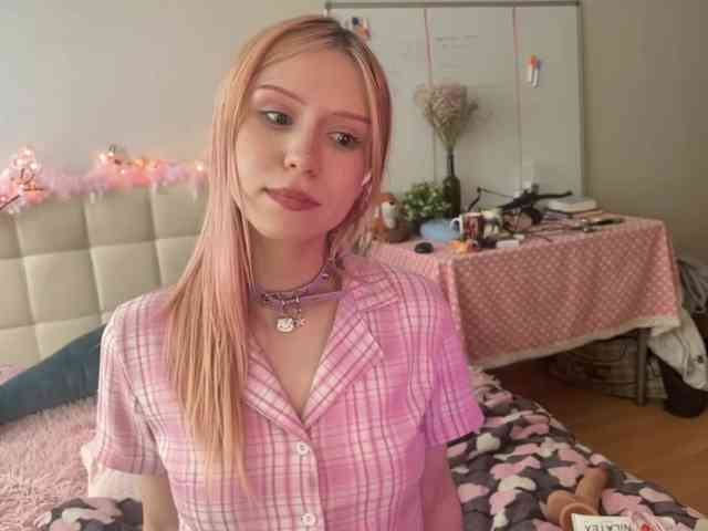 sexycute18 webcam