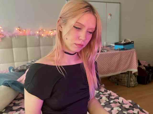sexycute18 webcam
