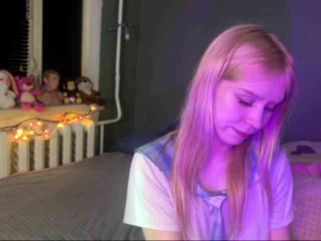 sexycute18 webcam