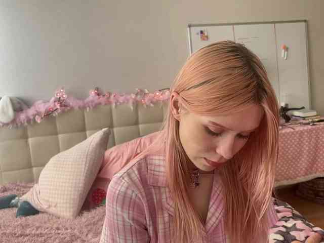 sexycute18 webcam