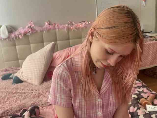 sexycute18 webcam