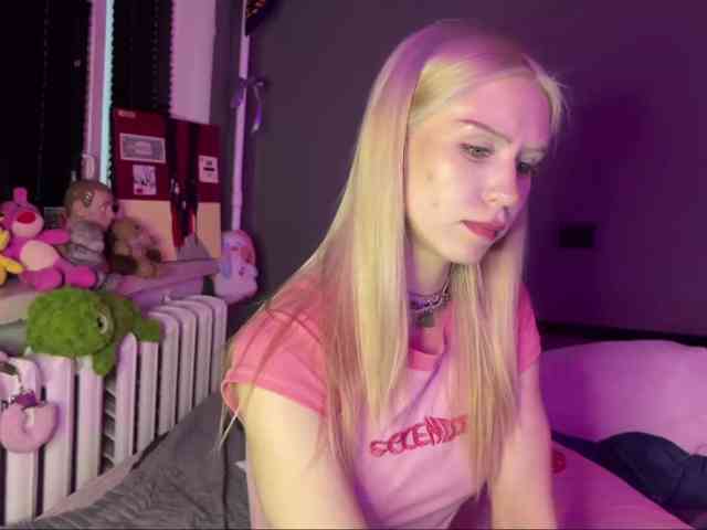 sexycute18 webcam