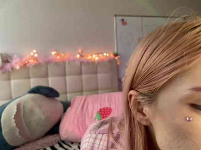 sexycute18 webcam