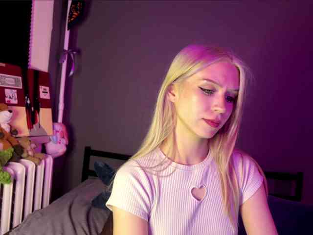 sexycute18 webcam