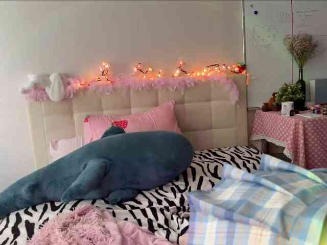 sexycute18 webcam
