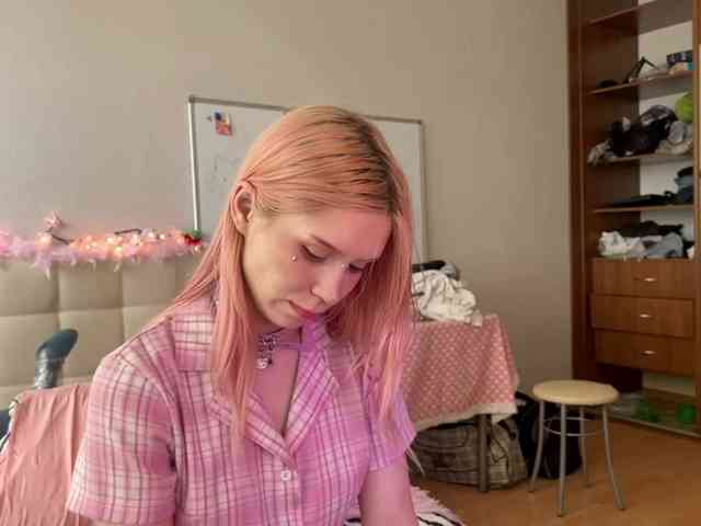 sexycute18 webcam