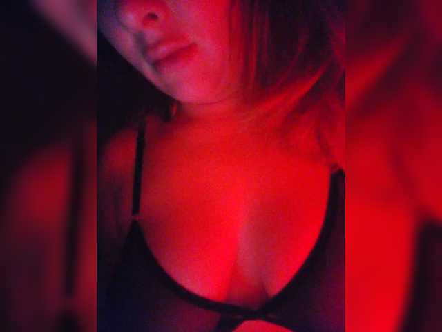 Lesia-1 live cam on BongaCams