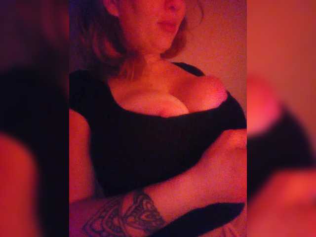 Lesia-1 live cam on BongaCams