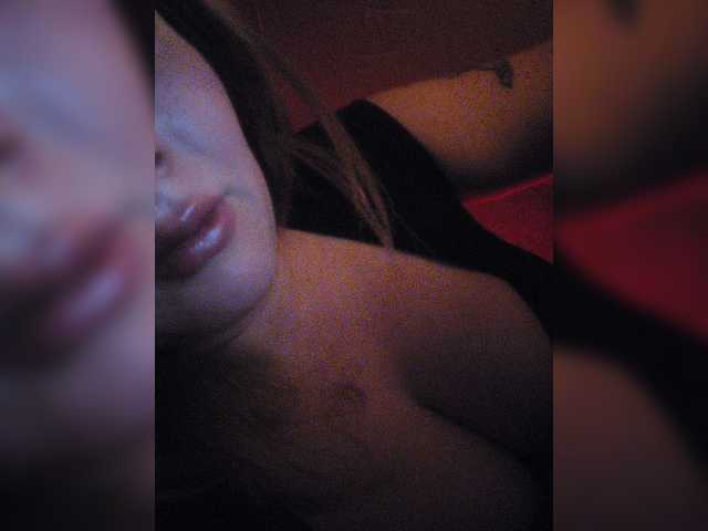 Lesia-1 live cam on BongaCams