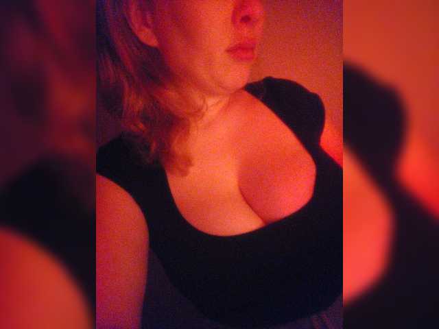 Lesia-1 live cam on BongaCams