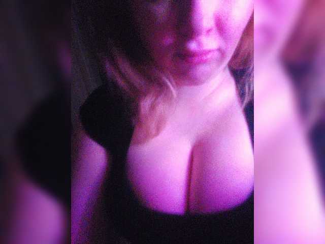 Lesia-1 live cam on BongaCams