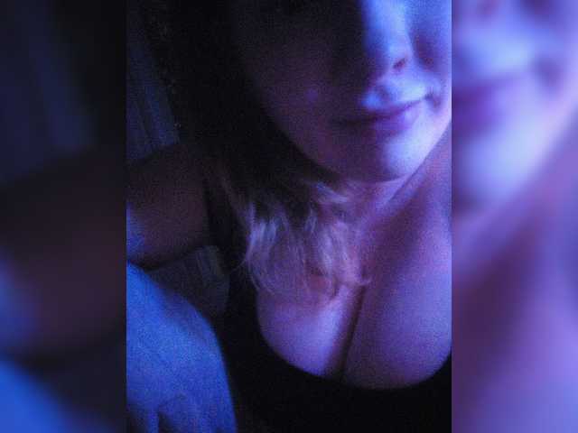 Lesia-1 live cam on BongaCams