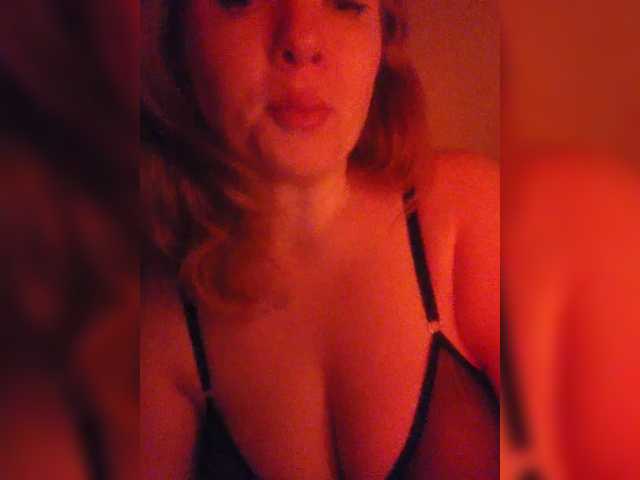 Lesia-1 live cam on BongaCams