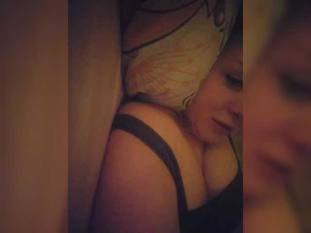 Lesia-1 live cam on BongaCams