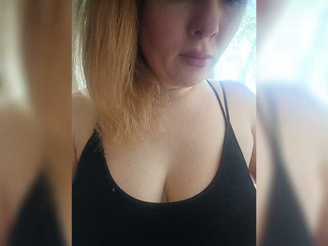 Lesia-1 live cam on BongaCams