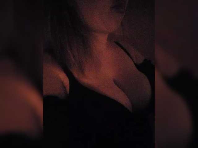 Lesia-1 live cam on BongaCams