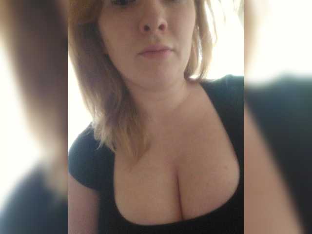 Lesia-1 live cam on BongaCams