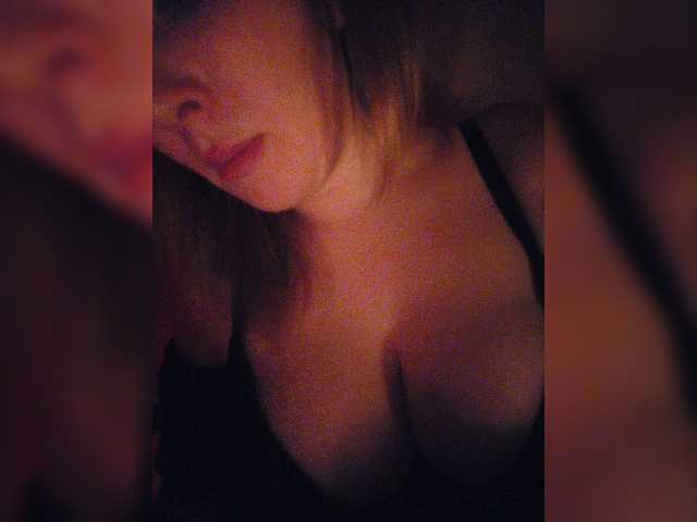 Lesia-1 live cam on BongaCams