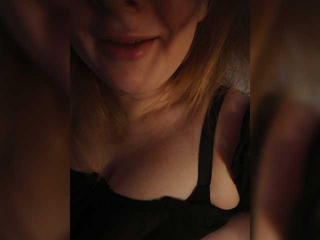 Lesia-1 live cam on BongaCams