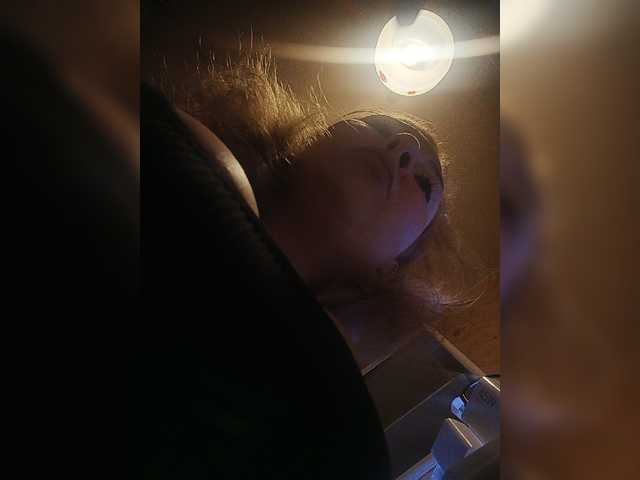 Lesia-1 live cam on BongaCams
