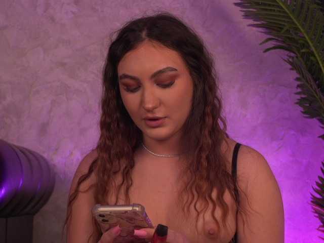 ValentinaMonroe live cam on BongaCams
