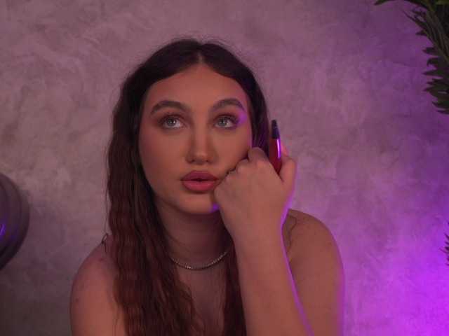 ValentinaMonroe, live now on BongaCams