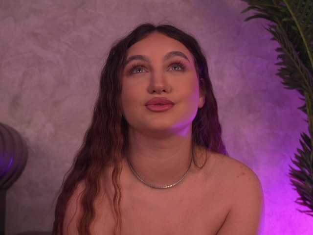 ValentinaMonroe live cam on BongaCams