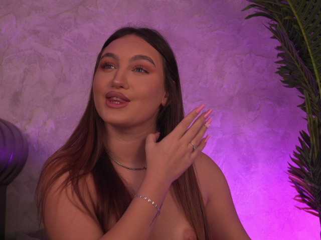 ValentinaMonroe live cam on BongaCams