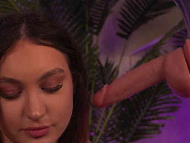 ValentinaMonroe webcam