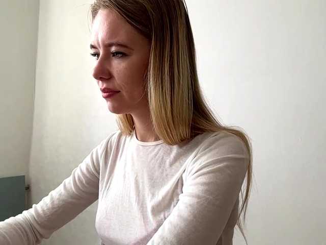AnjaSalvant live cam on BongaCams