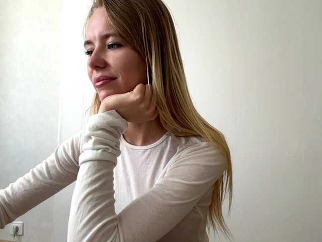 AnjaSalvant live cam on BongaCams