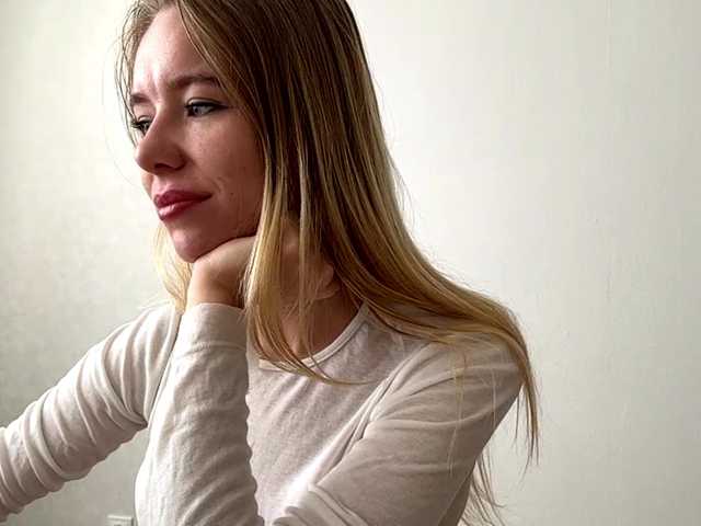 AnjaSalvant live cam on BongaCams