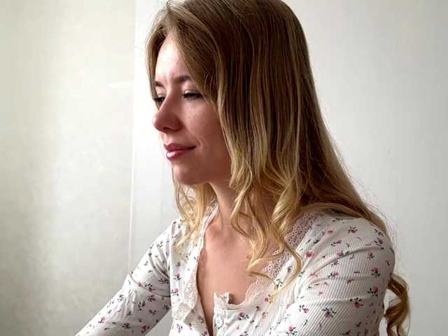AnjaSalvant live cam on BongaCams