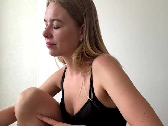 AnjaSalvant live cam on BongaCams
