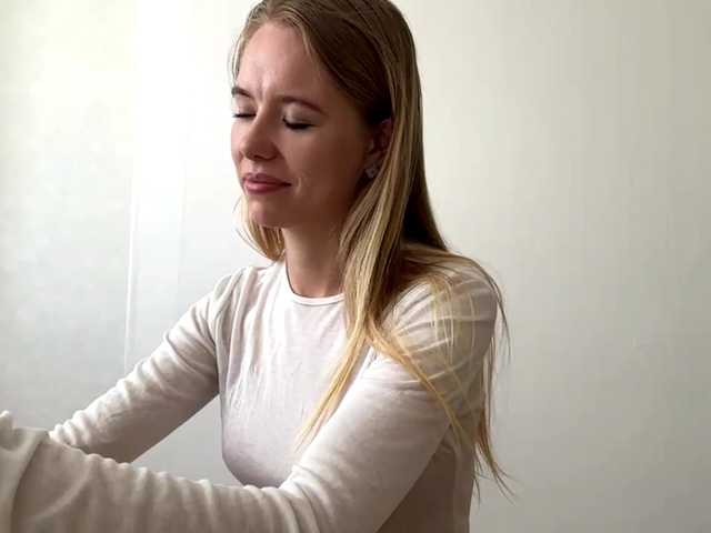 AnjaSalvant live cam on BongaCams