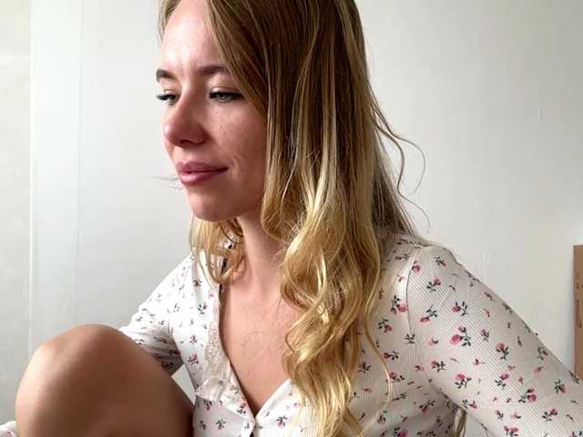 AnjaSalvant live cam on BongaCams