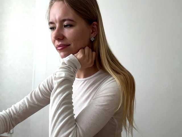 AnjaSalvant live cam on BongaCams