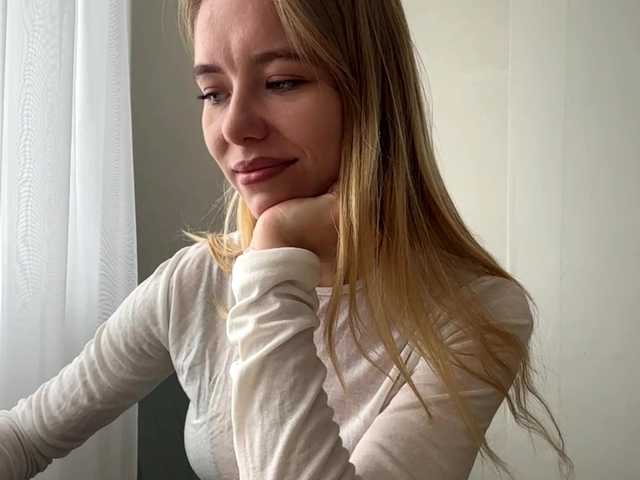 AnjaSalvant live cam on BongaCams